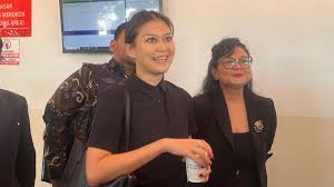 Perceraian Marissa Anita suasana koridor pengadilan saat tim kuasa hukum menjelaskan agenda mediasi