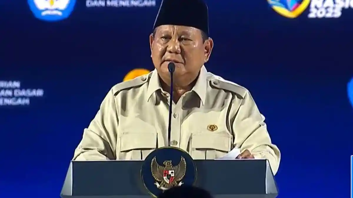 Prabowo sentil anak jenderal saat pidato Hari Guru Nasional di depan para guru
